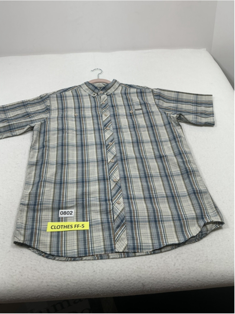 Eddie Bauer Mens Button Down Shirt Large blue cream Plaid Short Sleeve Pockets